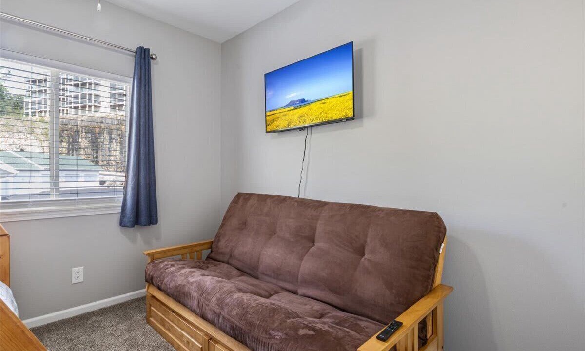 Photo of Livingroom in Camdenton