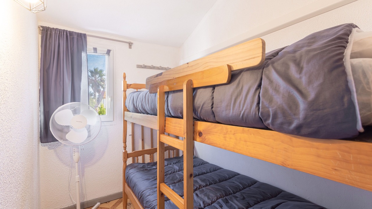 Photo of Bedroom in Roquefort-des-Corbieres