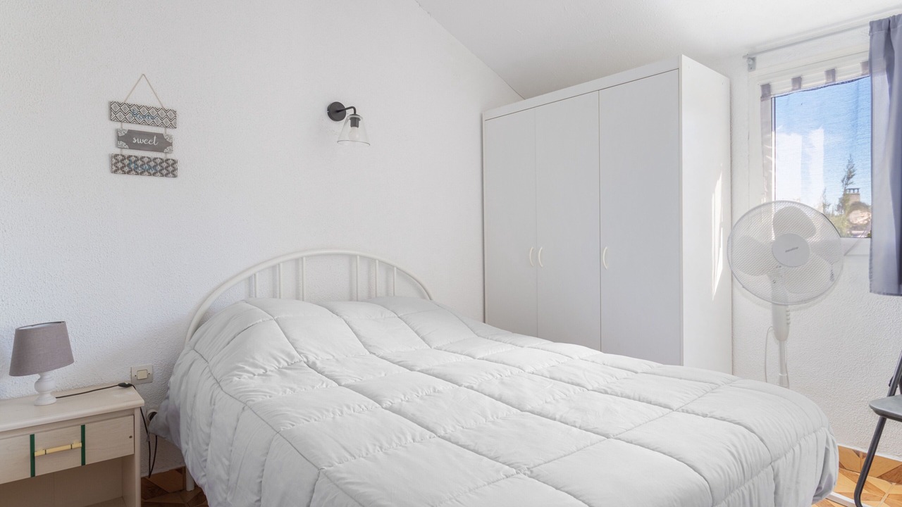 Photo of Bedroom in Roquefort-des-Corbieres