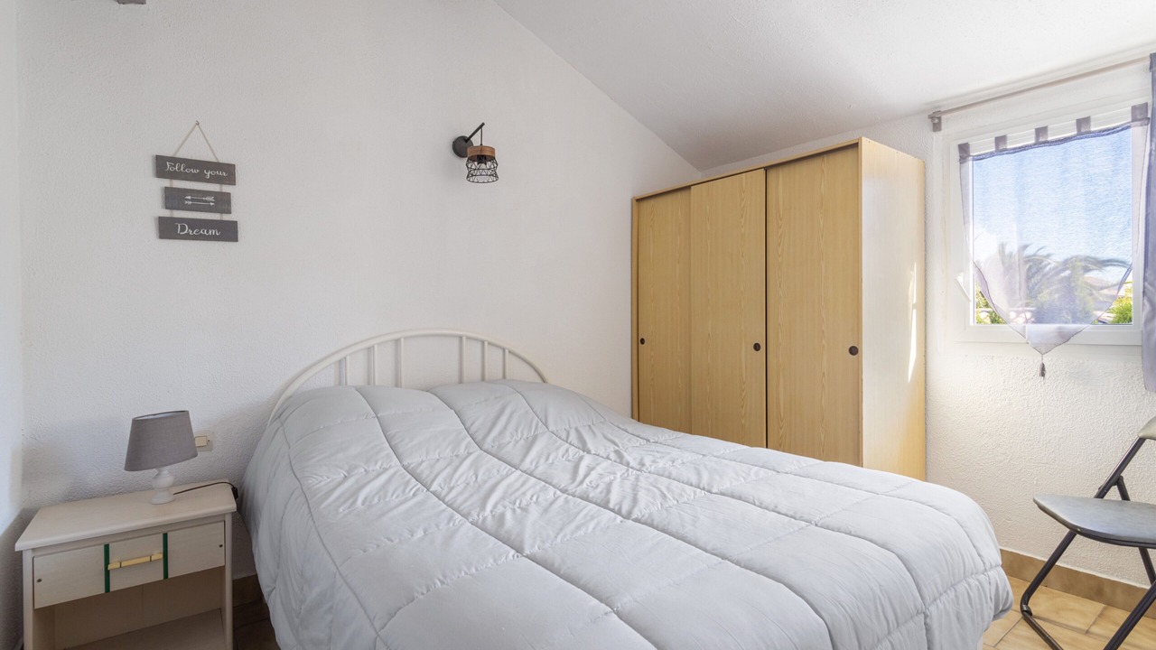 Photo of Bedroom in Roquefort-des-Corbieres