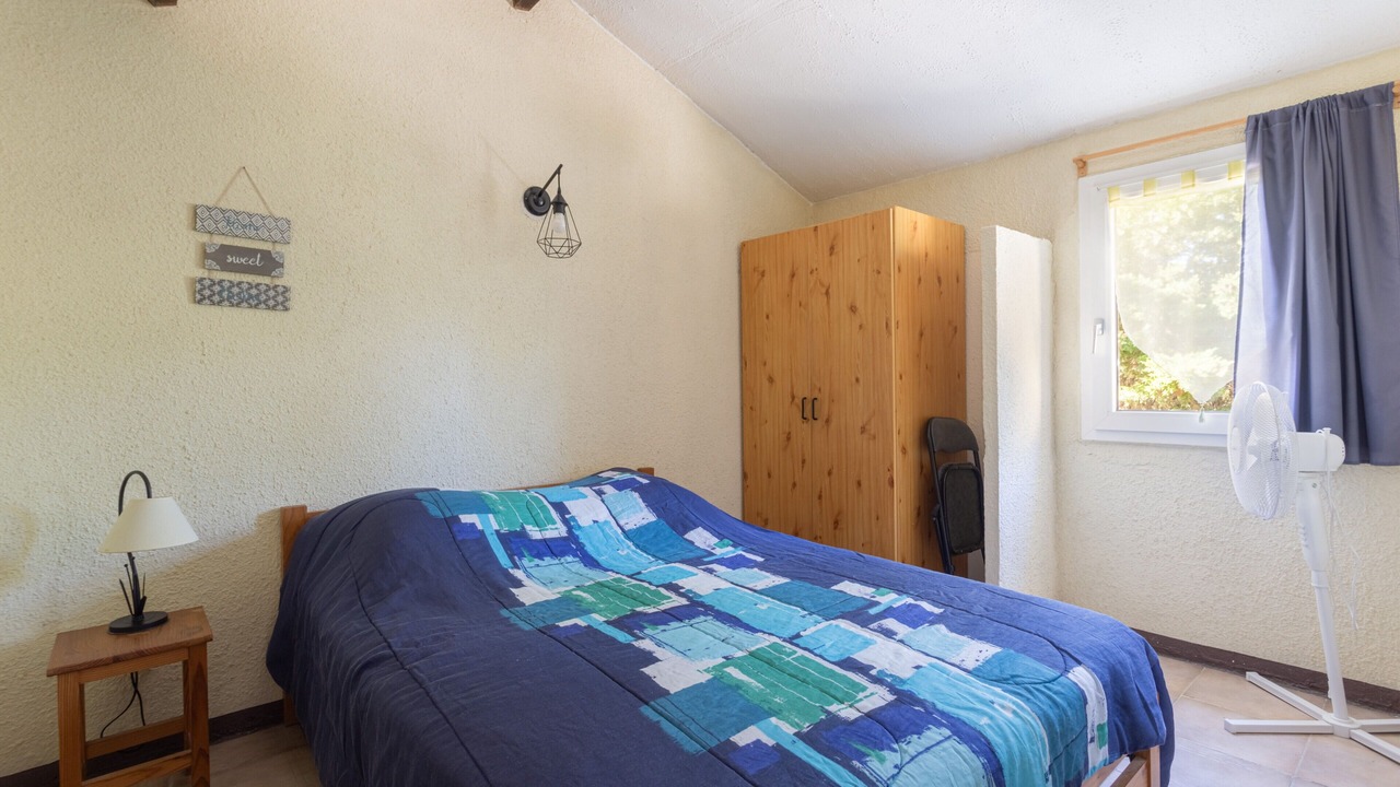 Photo of Bedroom in Roquefort-des-Corbieres