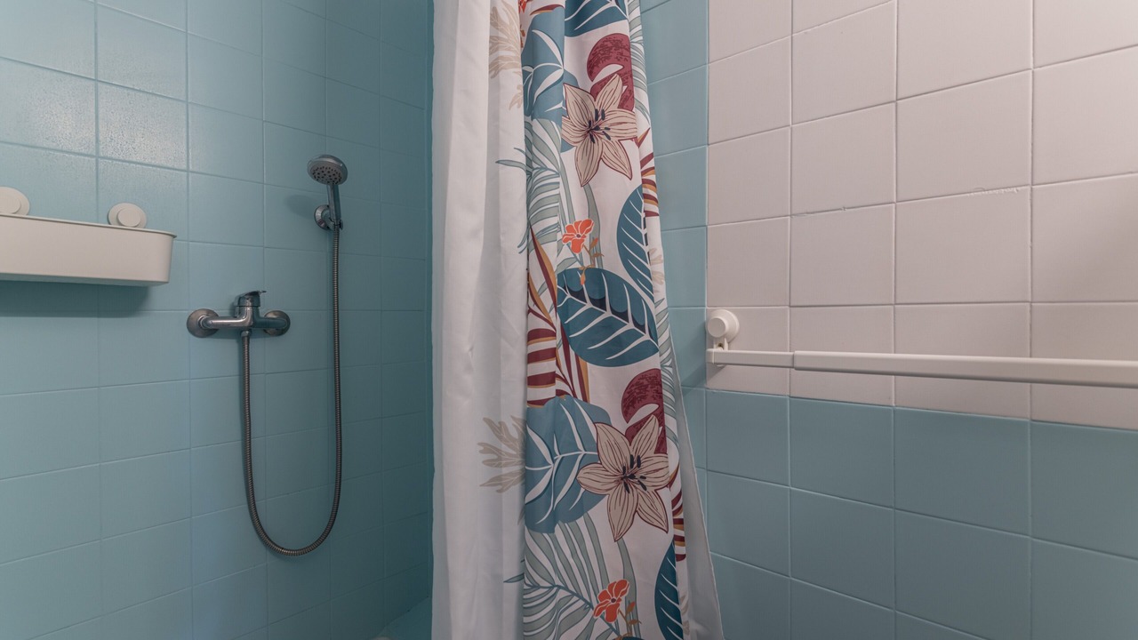 Photo of Bathroom in Roquefort-des-Corbieres