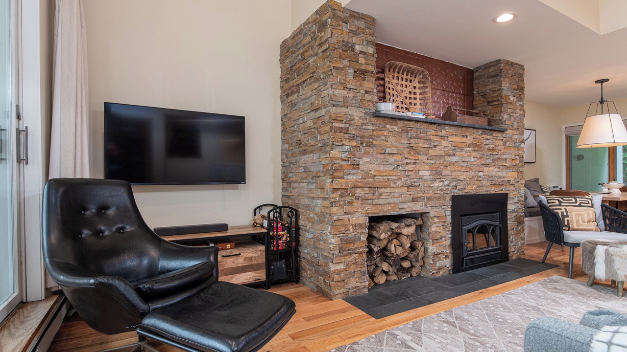 Photo of Livingroom in Warren