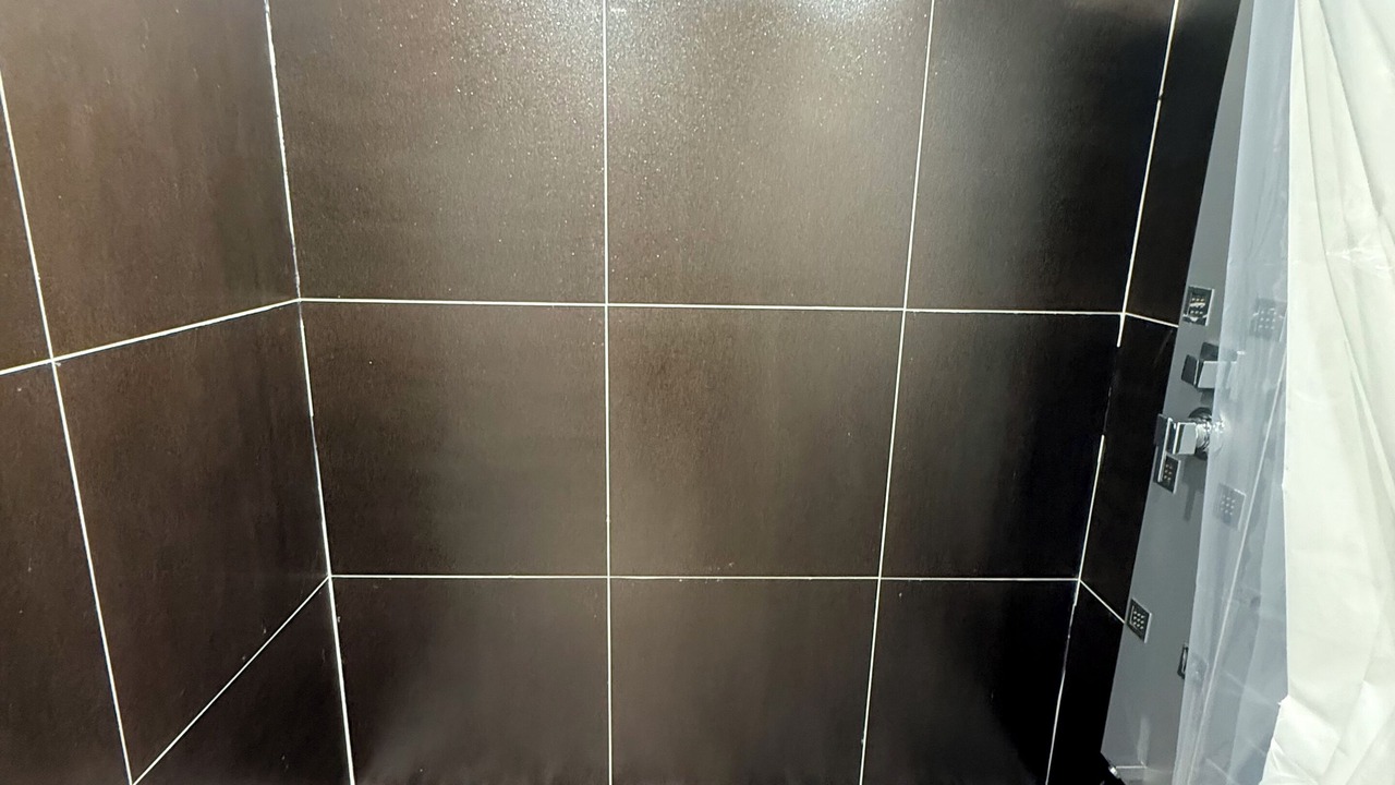 Photo of Bathroom in Alden Manor