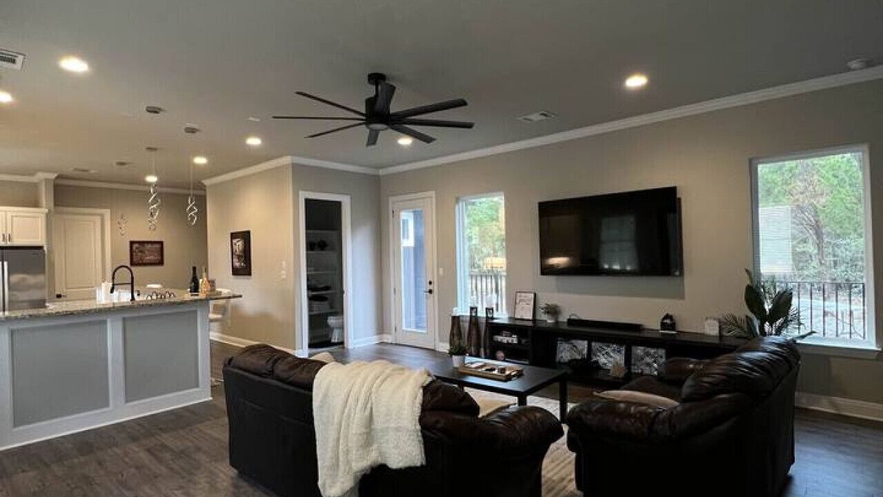 Photo of Livingroom in Cedar Creek