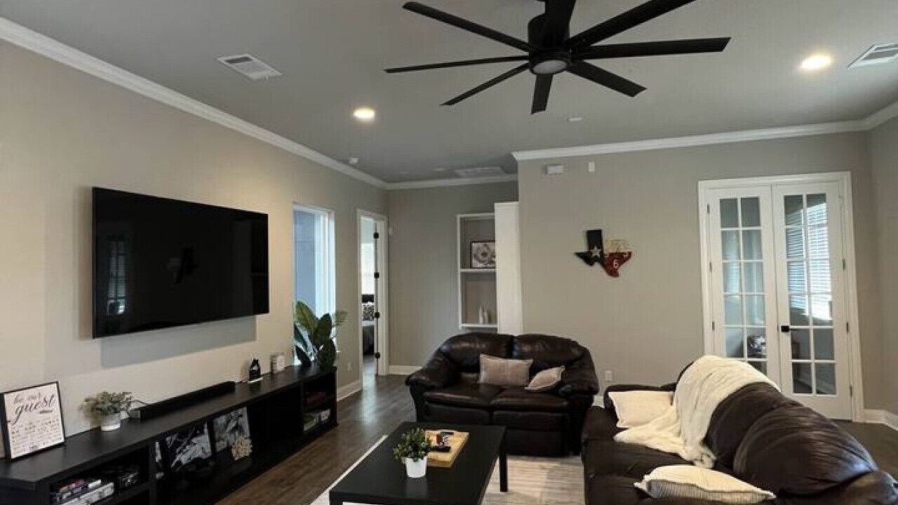 Photo of Livingroom in Cedar Creek
