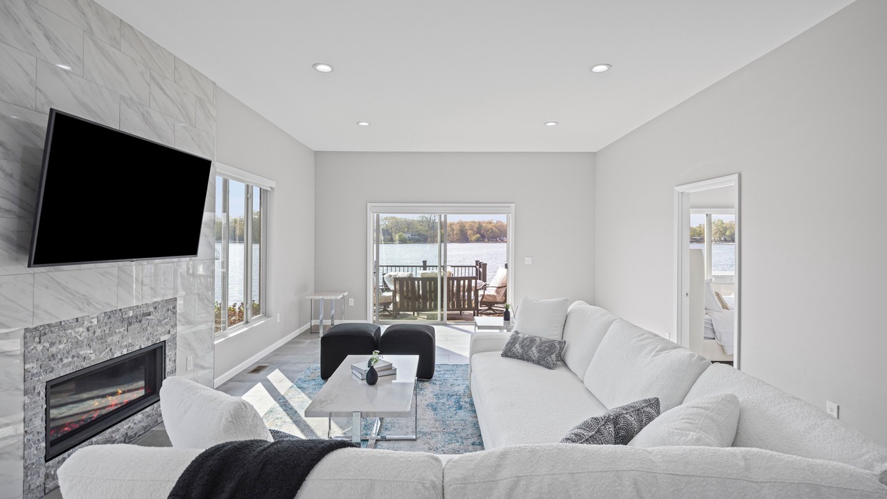 Photo of Livingroom in White Lake