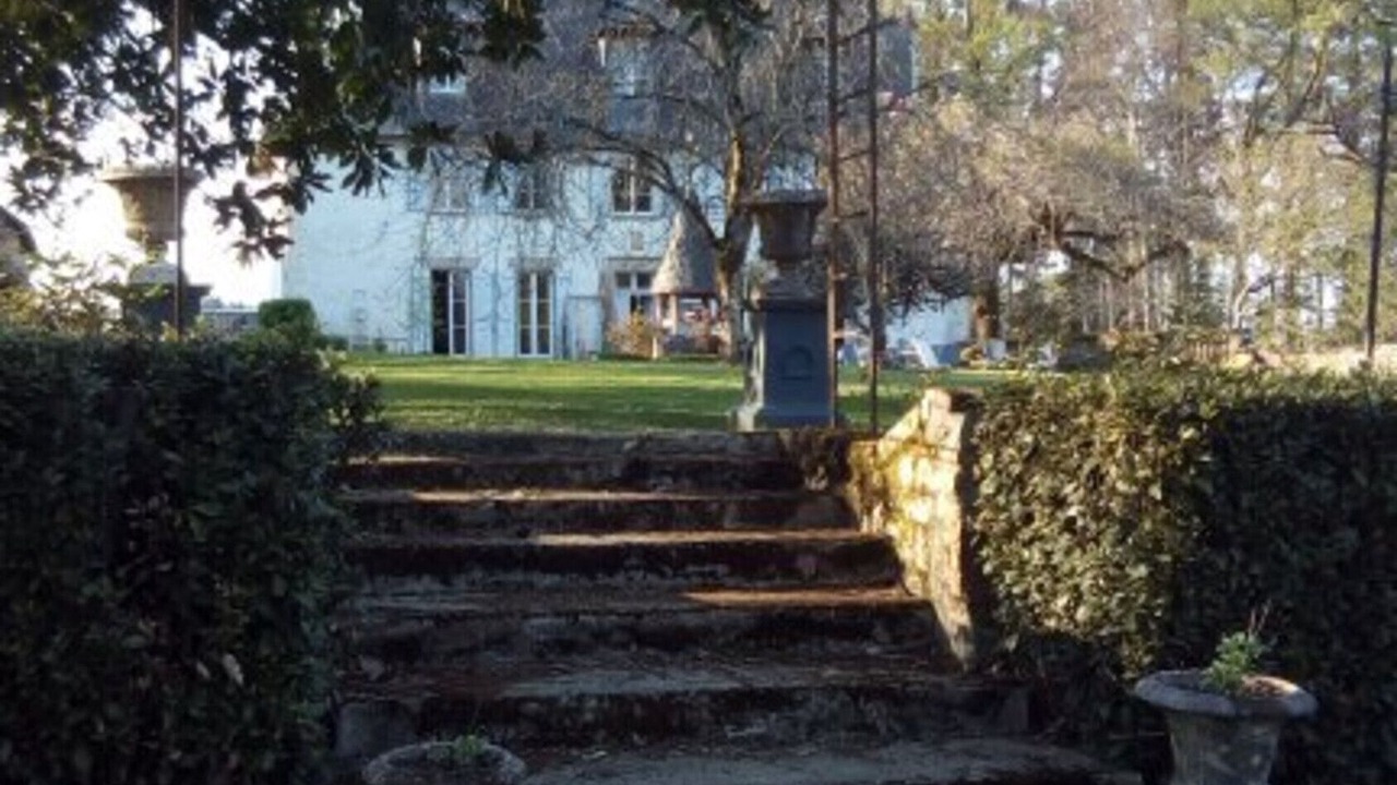 Photo of Outdoor in Naves