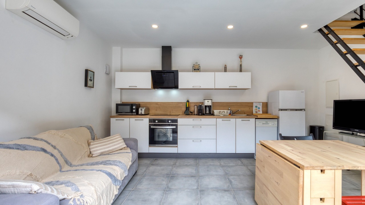 Photo of Livingroom in Saint-Genies-de-Fontedit