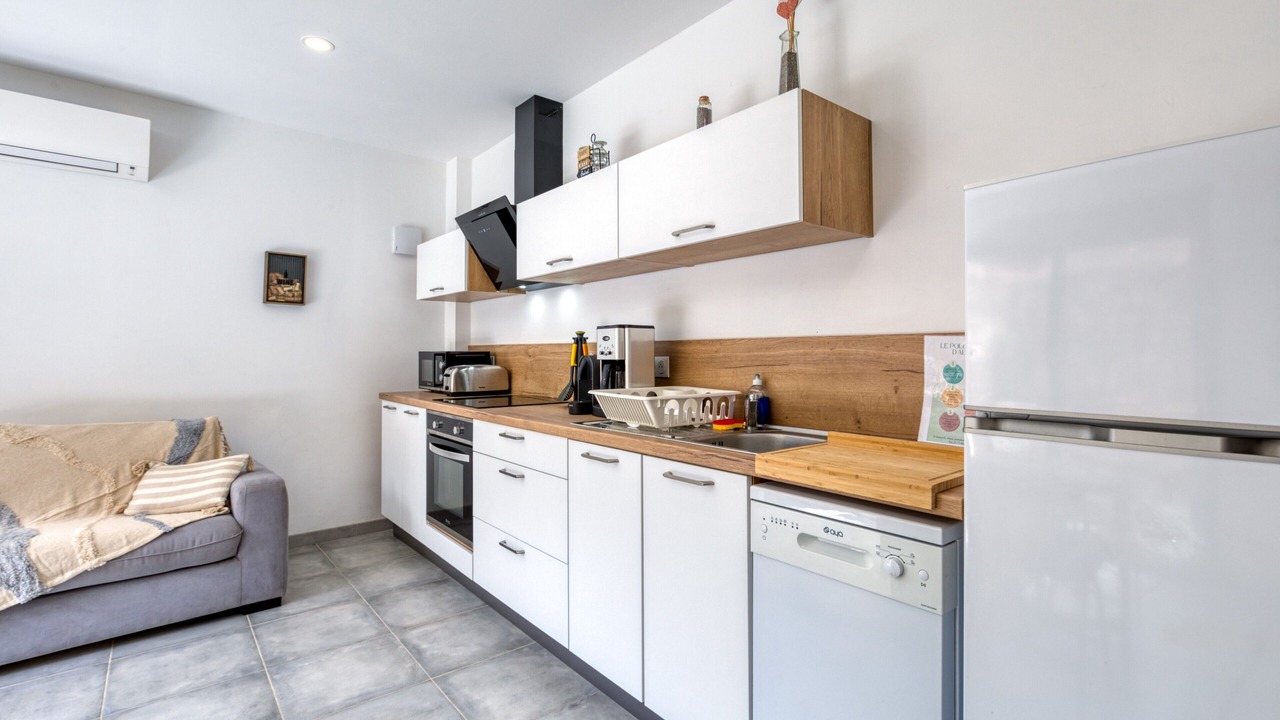 Photo of Kitchen in Saint-Genies-de-Fontedit