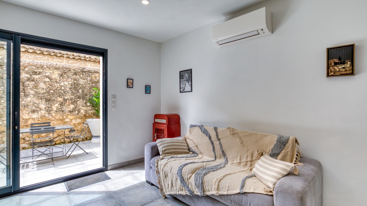 Photo of Livingroom in Saint-Genies-de-Fontedit