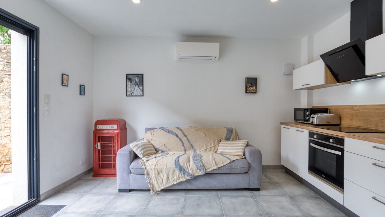 Photo of Livingroom in Saint-Genies-de-Fontedit