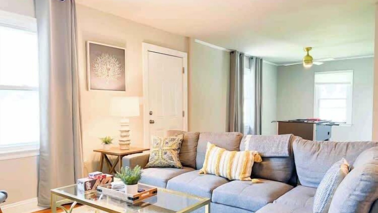 Photo of Livingroom in Southwest Raleigh