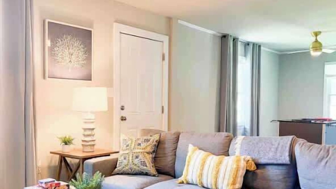 Photo of Livingroom in Southwest Raleigh