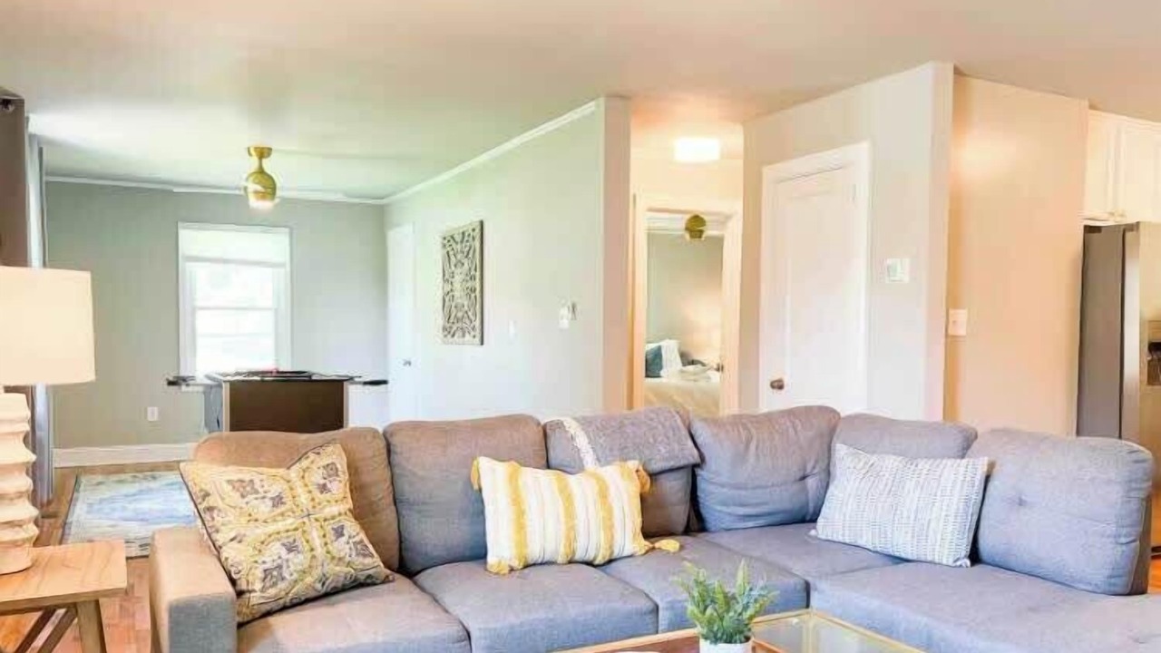 Photo of Livingroom in Southwest Raleigh