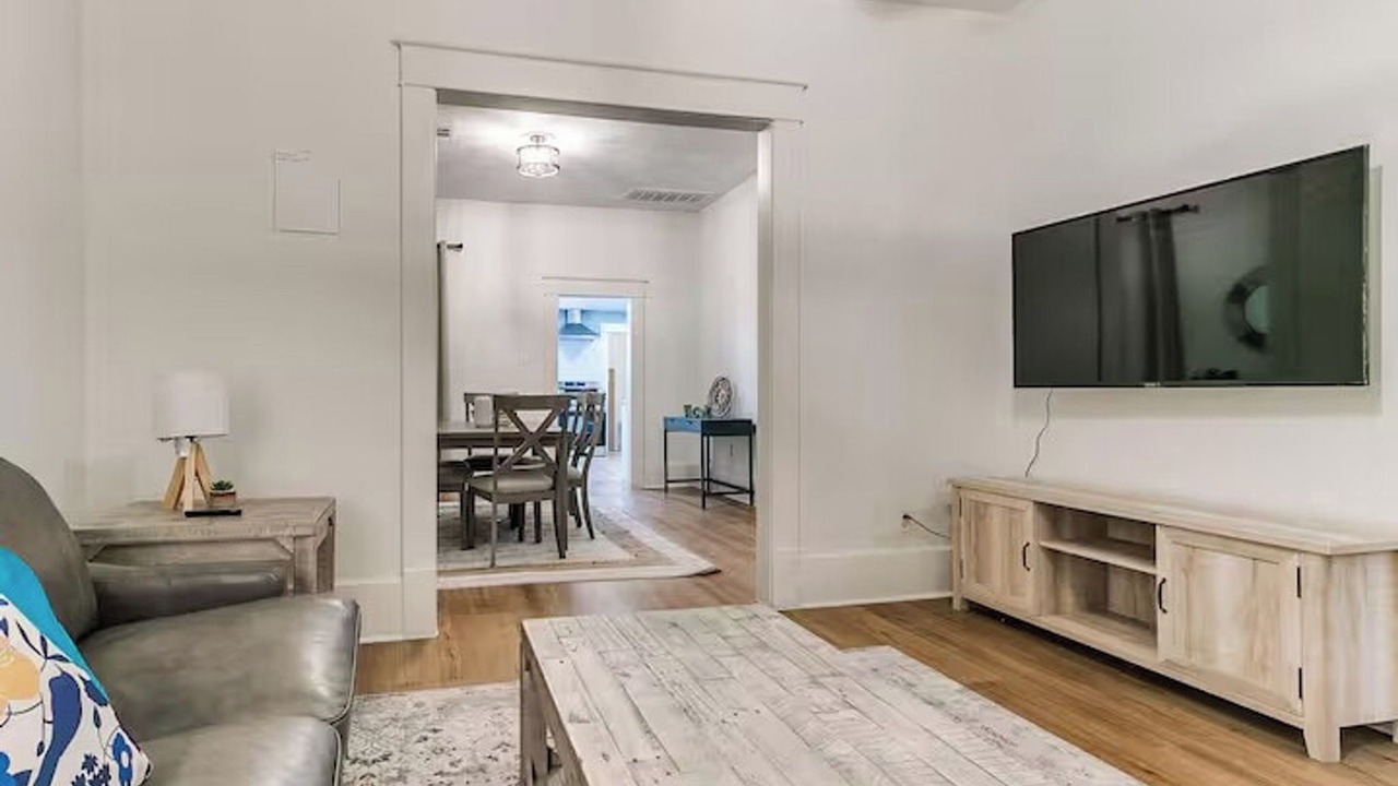 Photo of Livingroom in Guthrie
