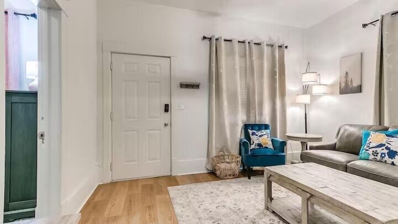 Photo of Livingroom in Guthrie