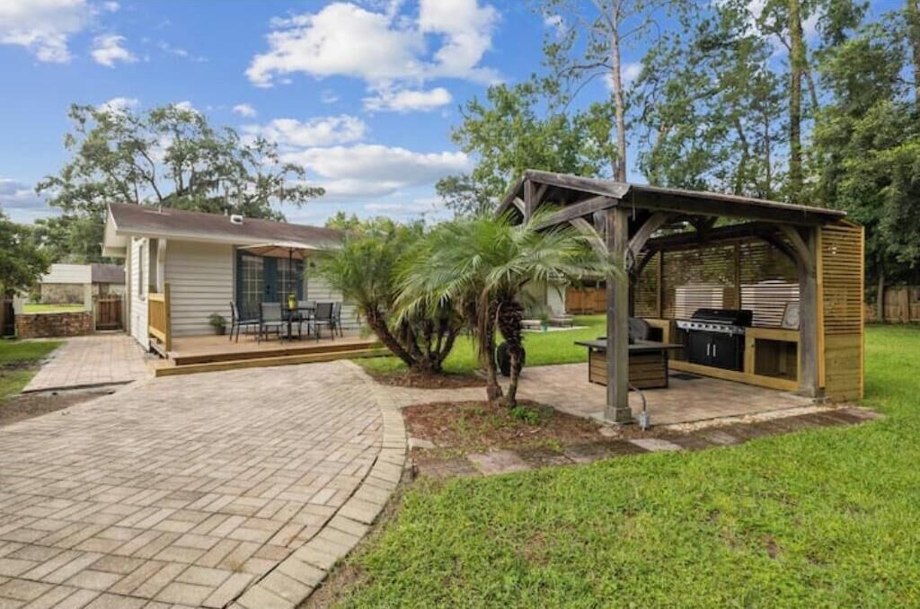 Photo of Patio Balcony in Englewood