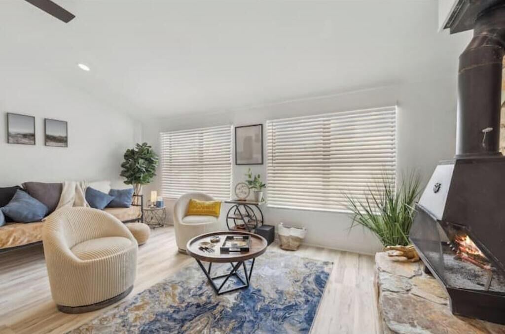 Photo of Livingroom in Englewood