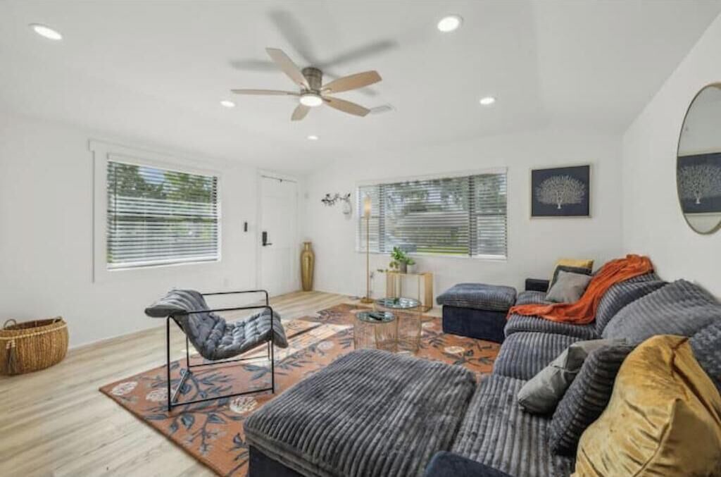 Photo of Livingroom in Englewood
