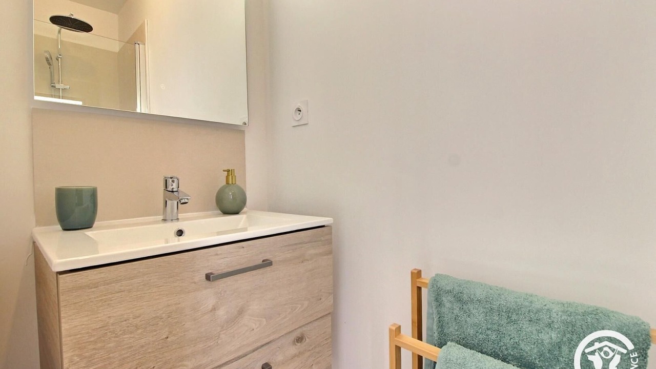 Photo of Bathroom in Billiers