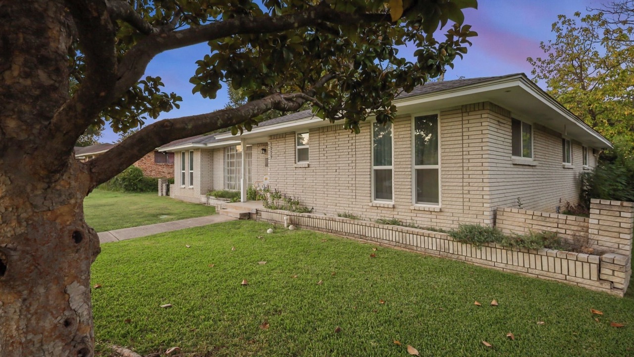 Photo of Outdoor in Oak Cliff