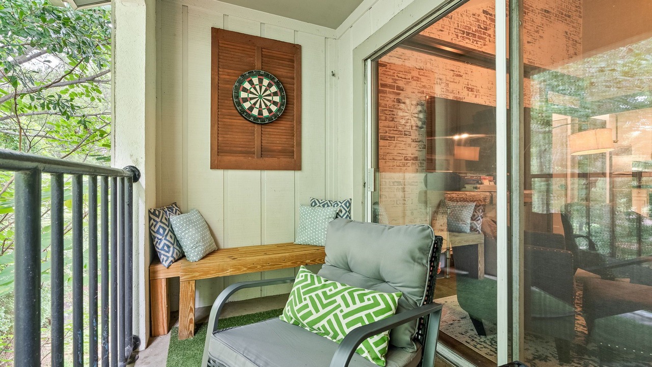 Photo of Patio Balcony in Cary Woods