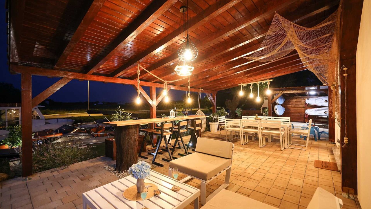 Photo of Outdoor in Nin