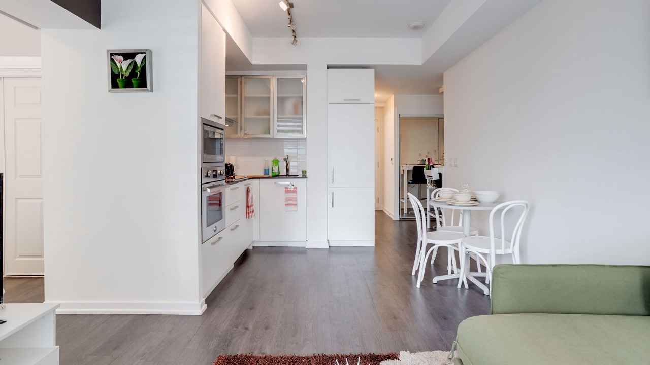 Photo of Livingroom in Toronto Entertainment District