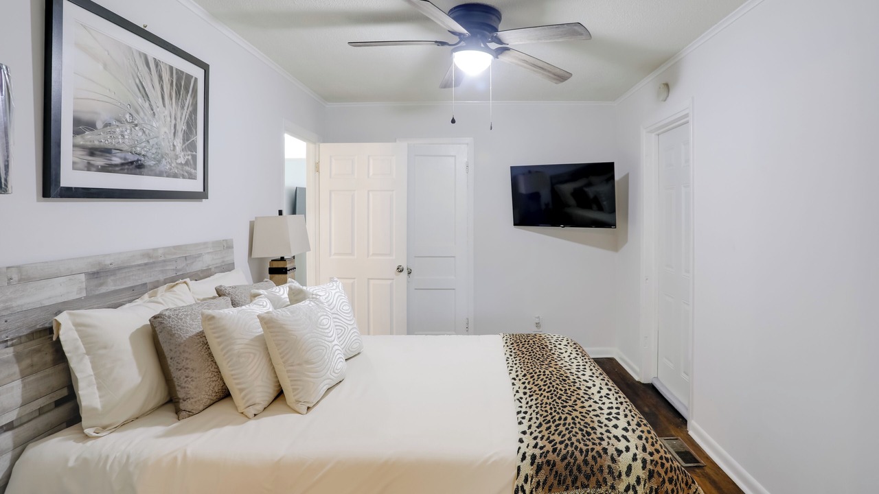 Photo of Bedroom in Greenwood