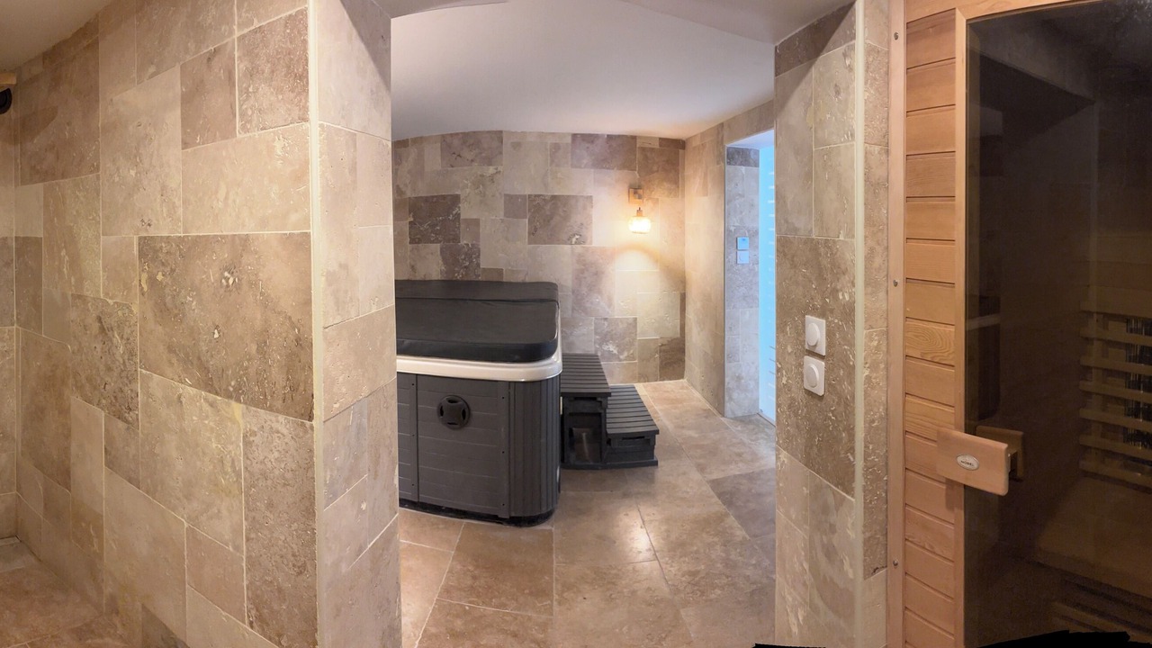 Photo of Bathroom in Lesquin