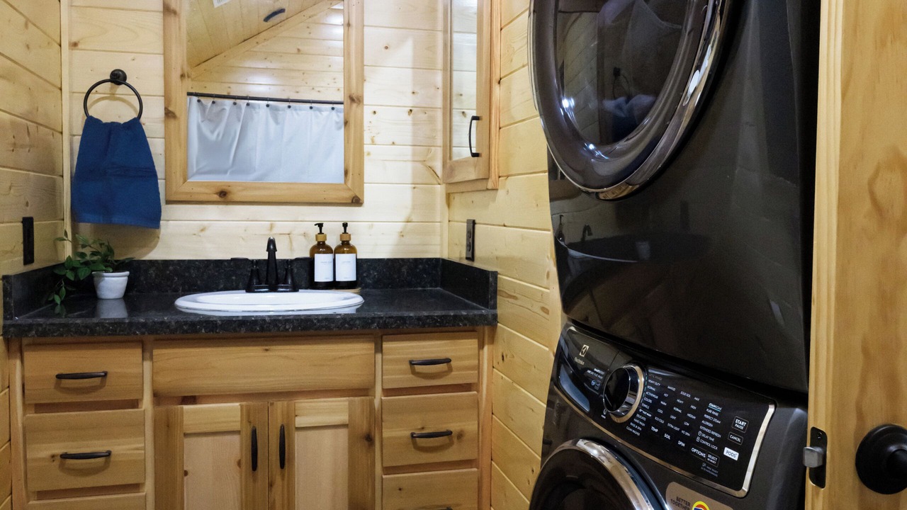 Photo of Bathroom in Grapeland