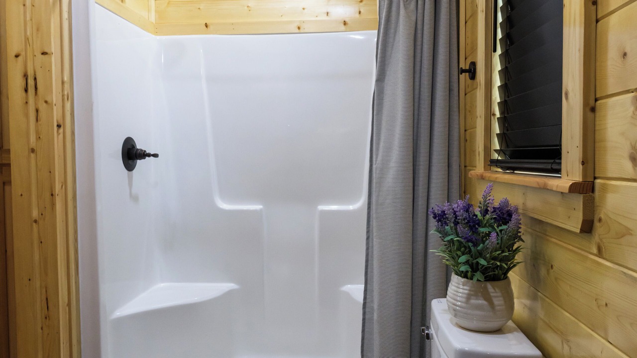 Photo of Bathroom in Grapeland