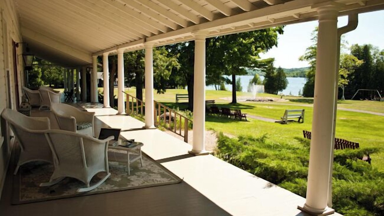 Photo of Patio Balcony in Lake Leelanau