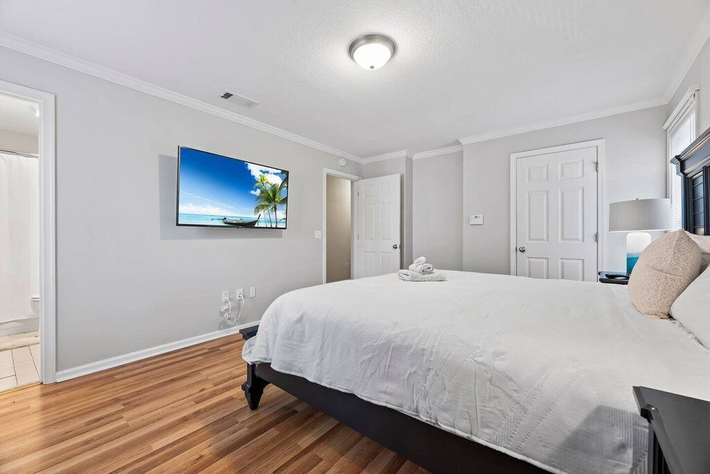 Photo of Bedroom in Haile Plantation