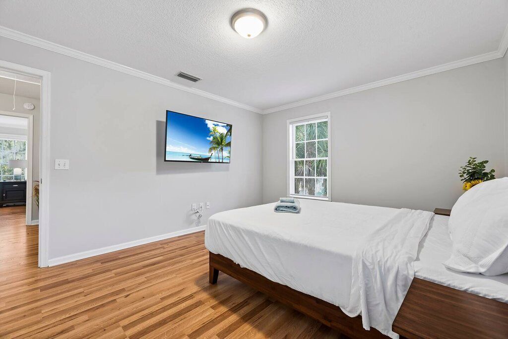 Photo of Bedroom in Haile Plantation
