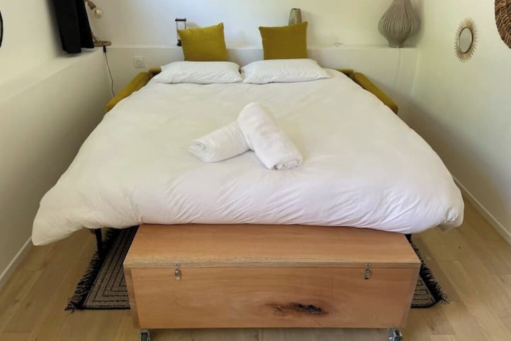 Photo of Bedroom in Saint-Martin-de-Londres