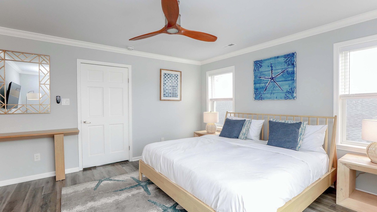 Photo of Bedroom in Willoughby Spit