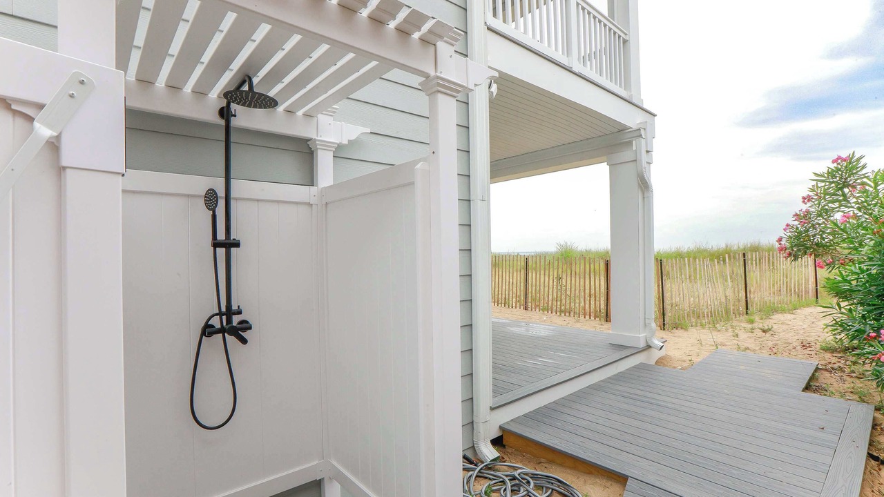 Photo of Patio Balcony in Willoughby Spit