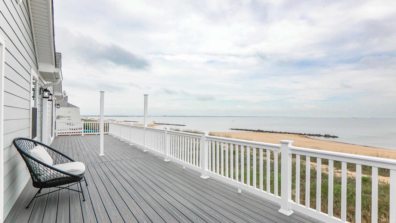 Photo of Patio Balcony in Willoughby Spit