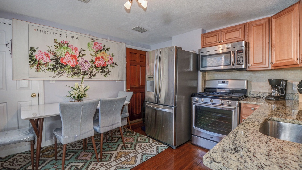 Photo of Kitchen in D Street - West Broadway