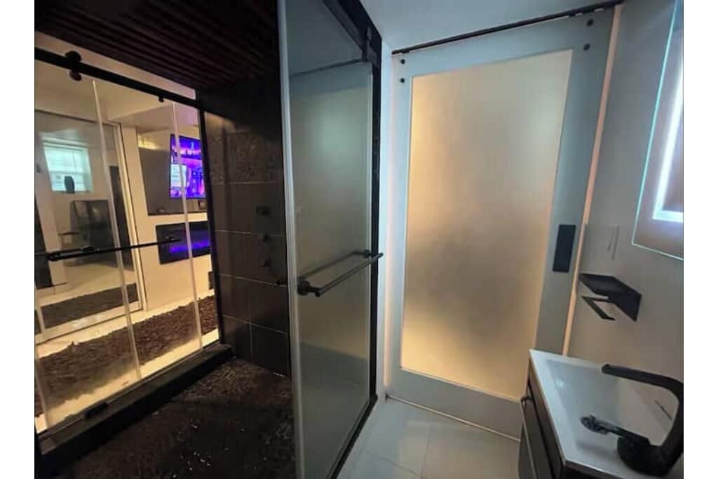 Photo of Bathroom in Collier Heights