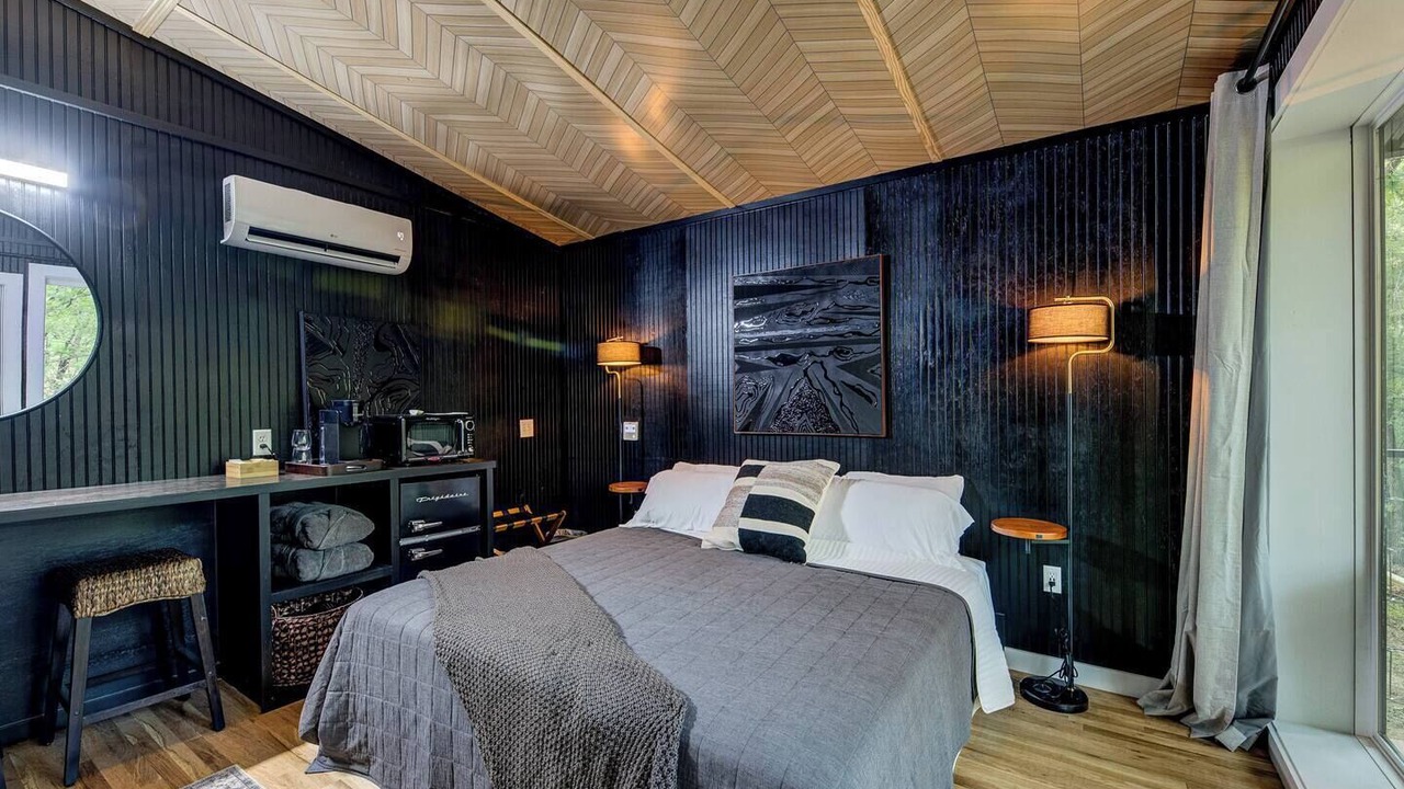 Photo of Bedroom in Alvord