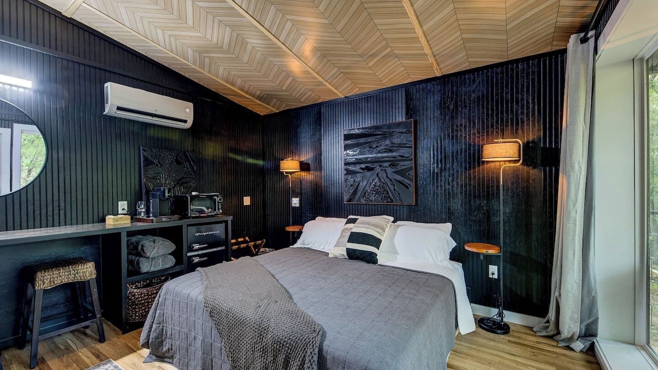 Photo of Bedroom in Alvord