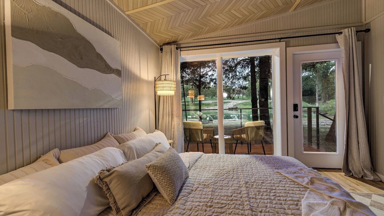 Photo of Bedroom in Alvord