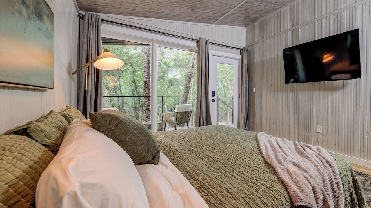 Photo of Bedroom in Alvord