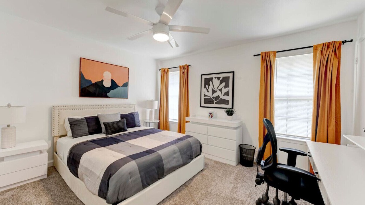 Photo of Bedroom in North Austin Civic Association
