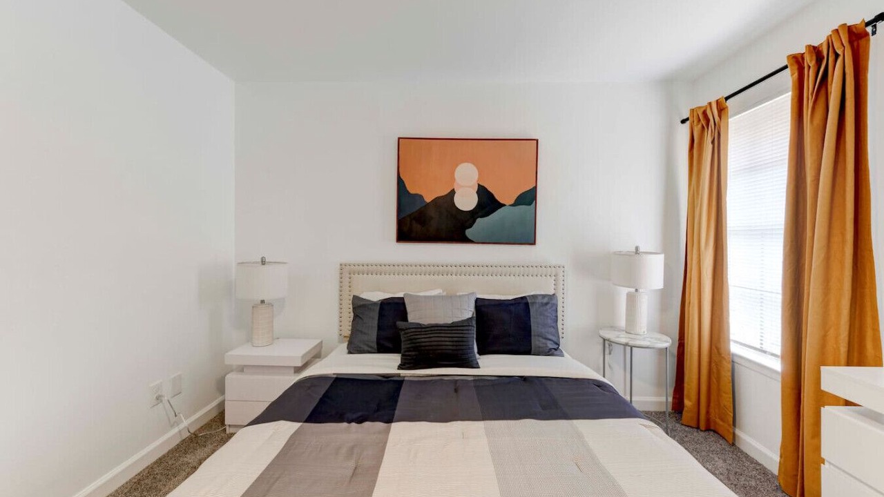 Photo of Bedroom in North Austin Civic Association