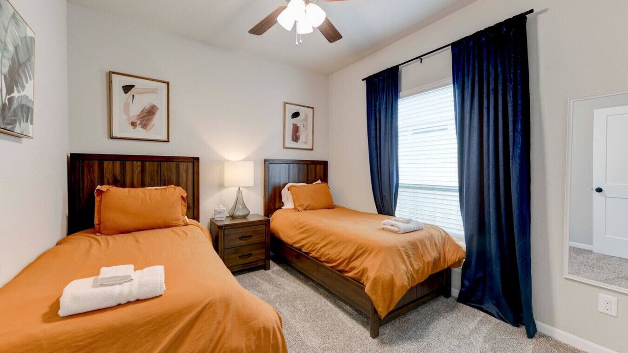 Photo of Bedroom in Manor
