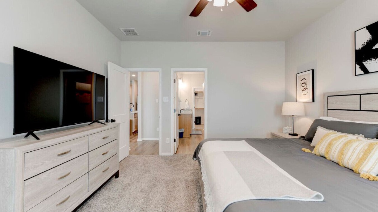 Photo of Bedroom in Manor